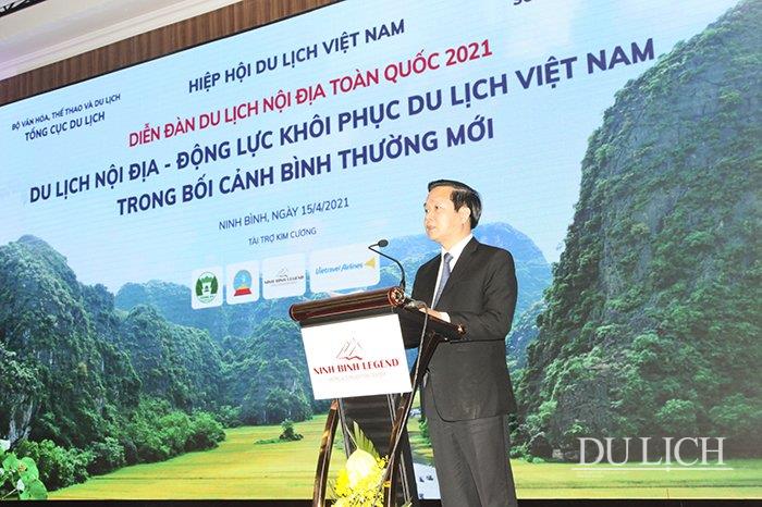 Ông Phạm Quang Ngọc, Phó Bí thư Tỉnh ủy, Chủ tịch UBND Ninh Bình phát biểu chào mừng Diễn đàn